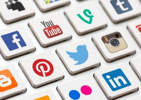 آیا ورود به حساب کاربری دیگران در شبکه‌های اجتماعی جرم است؟