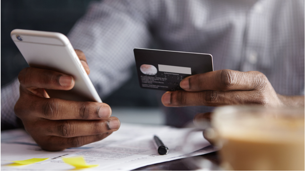 پنج نکته که جوانان باید برای جلوگیری از کلاهبرداری بانکی به خاطر بسپارند