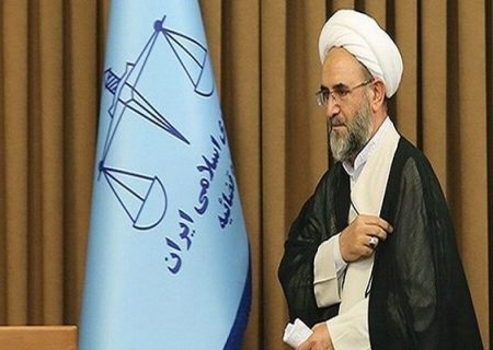 رئیس دیوان عدالت اداری: کارمندان نباید بی توجهی به کار داشته باشند