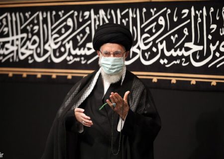 عزاداری رهبر انقلاب در شب تاسوعا