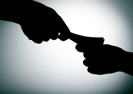 بستن گلوی رشوه‌خواران با بی‌اعتباری “اسناد عادی”