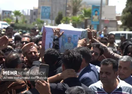 تشییع پیکر شهدای پلیس راه زاهدان در تهران