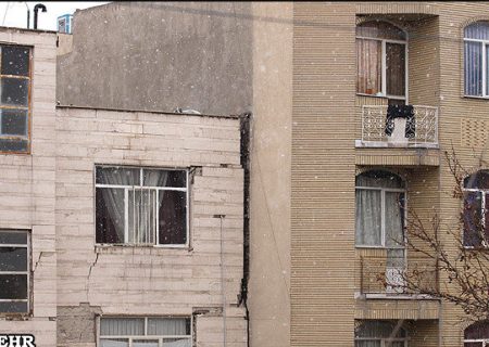 تخلیه ساختمان‌ها در پی حادثه رانش زمین حصار