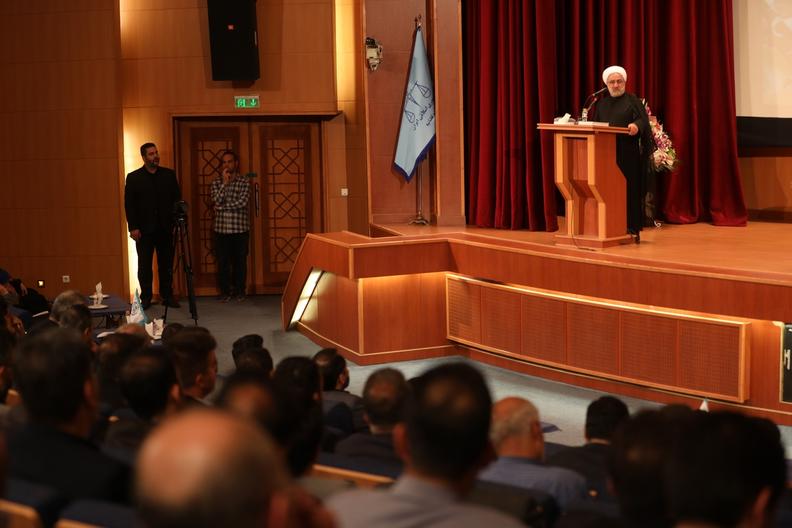 برگزاری مراسم تحلیف ۱۶۷۰ کارآموزان مرکز وکلای استان تهران