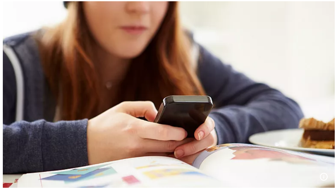 آیا دریافت تصاویر برهنه هوش مصنوعی جرم محسوب می شود؟