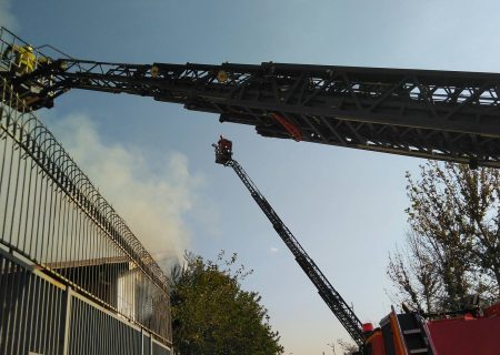 یک انبار در جاده مخصوص دچار حریق شد