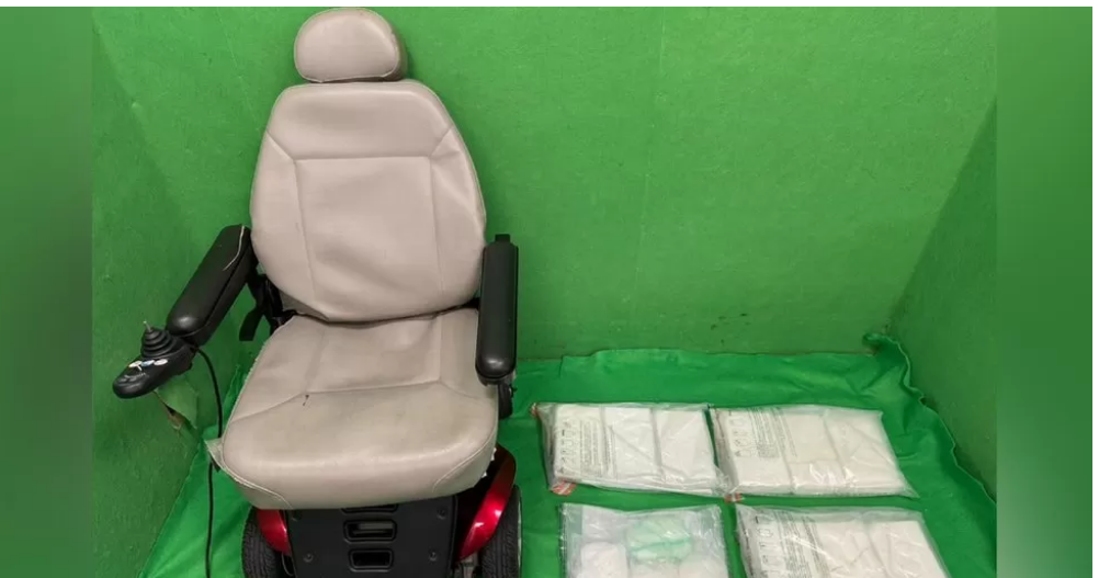 کشف مواد مخدر در ویلچر برقی