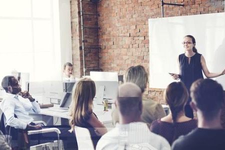 به اشتراک گذاری کنفرانس در رسانه های اجتماعی