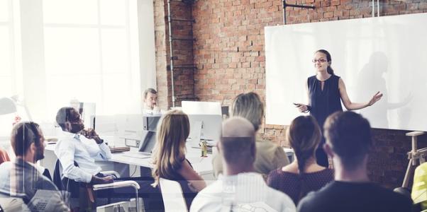 به اشتراک گذاری کنفرانس در رسانه های اجتماعی