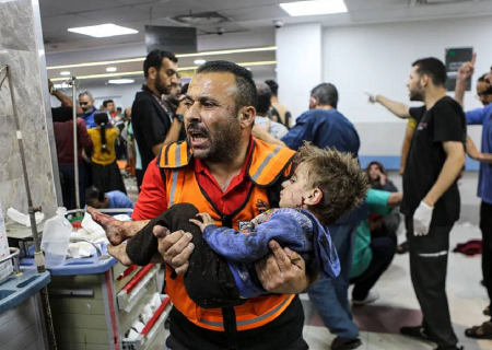 وضعیت نگران‌کننده: کمبود امکانات در بیمارستان شفای غزه جان ۳۲ کودک و بیمار را گرفت!