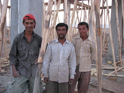 مجازات برای ایرانی هایی که به اتباع خارجی غیرمجاز خانه یا شغل دهند