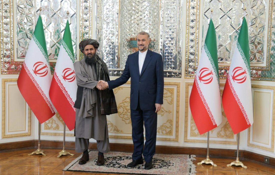 روزنامه جمهوری اسلامی: مسئولین کشور چرا باج به طالبان می‌دهند؟