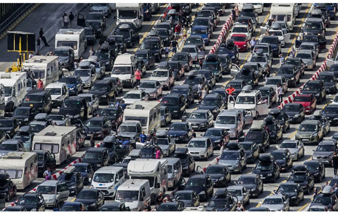 آزادراه تهران – کرج – قزوین قفل شد/ ترافیک سنگین در البرز