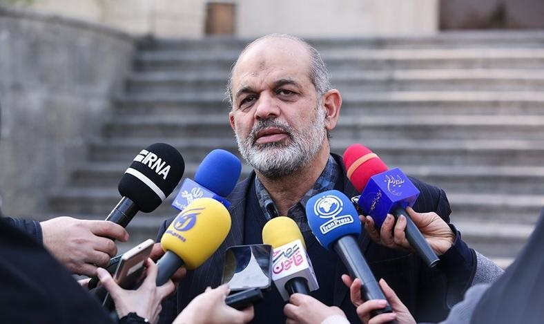 وزیر کشور: هویت انتحاری‌های حادثه کرمان مشخص شد / برخی عناصر مرتبط با این حادثه دستگیر شدند