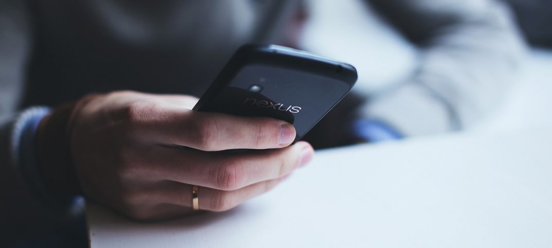 جاسوسی گوشی‌های هوشمند بدون استفاده از دوربین