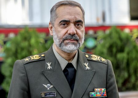 وزیر دفاع کشور: دفاع از امنیت ملی محدودیت ندارد / در آینده نتایج پیشرفت‌های موشکی را اعلام می‌کنیم