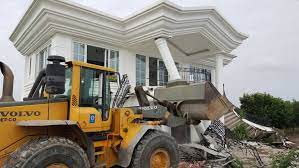 تخریب ویلاهای لوکس غیر‌مجاز در شهرک پالم‌ پلازا