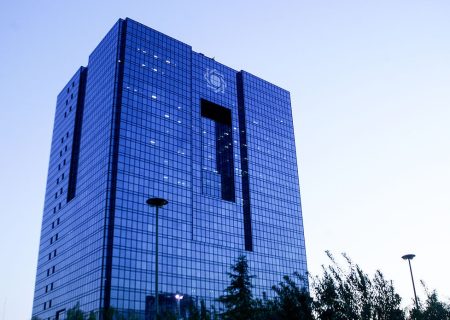 افزایش ذخایر ارزی کشور با افزایش صادرات نفت/ نوسانات بازار ارز مقطعی و گذراست