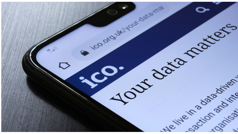دفتر کمیسیونر اطلاعات (ICO) :انتقاد از مقامات به دلیل استفاده از واتس اپ و تلگرام