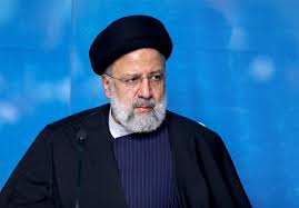 رئیس جمهور: نیروهای مسلح افتخاری برای ملت هستند / در کشور ما نقش مردم برجسته است