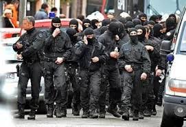 برخورد پلیس فرانسه با مقر گروهک منافقین درپاریس