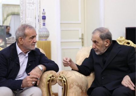 دکتر ولایتی با پزشکیان دیدار کرد