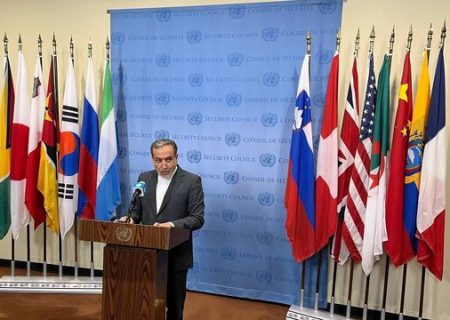 عراقچی: حزب‌الله به تنهایی قادر است از لبنان محافظت کند/ ما از لبنان حمایت میکنیم