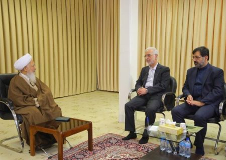 آیت‌الله جوادی آملی: جلوی فساد و حقوق‌های نجومی باید گرفته شود