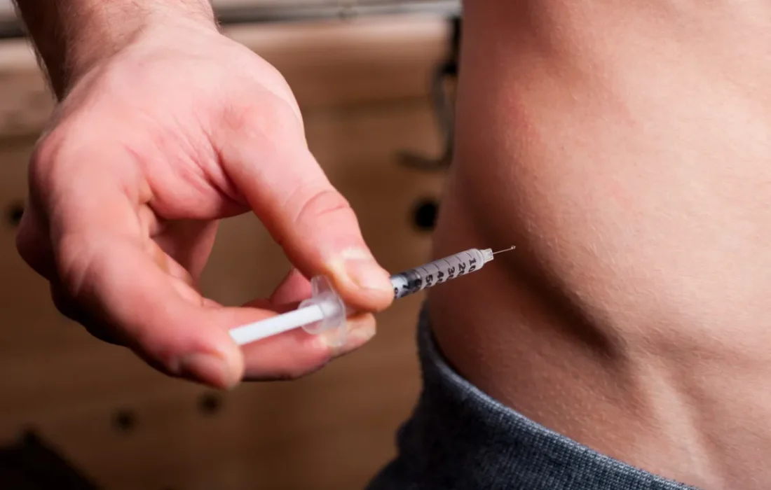 مدیر دارویی دانشگاه : داروهای تزریقی بدنسازی باعث ناباروری و اختلال هورمونی می شود