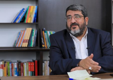 ایزدی: مذاکره با آمریکا دردی را از کشور دوا نمی‌کند