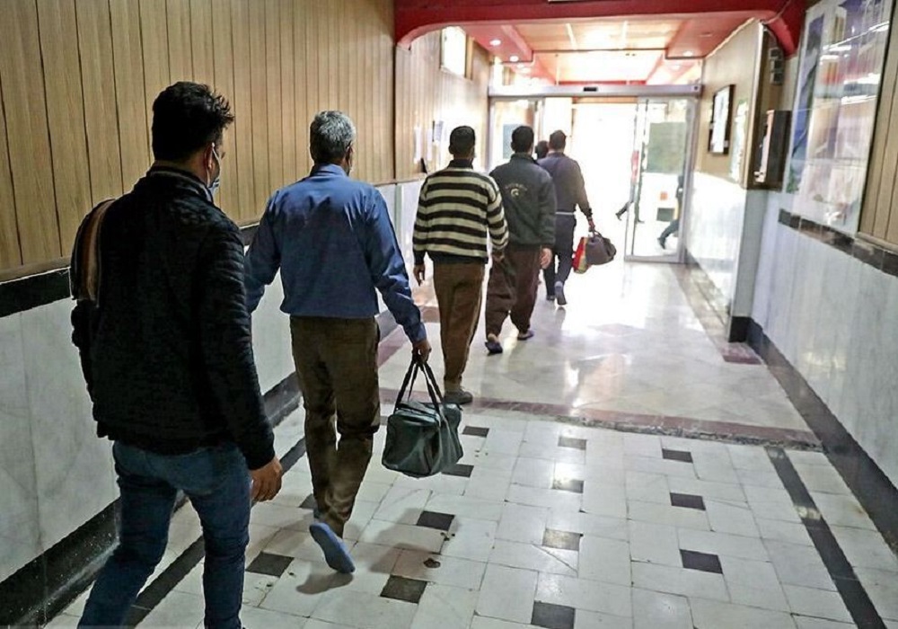421 زندانی