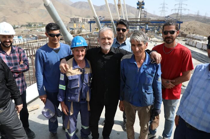 پزشکیان در کرج ؛ از بحران آب تا نماد مهندسی ملی؛ سفر میدانی رئیسجمهور در قلب البرز