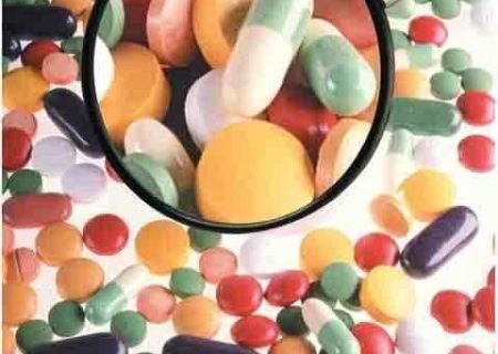 انهدام کارگاه تولید قرص تقلبی در ساوجبلاغ؛ کشف ۳۰ میلیارد ریال کالای قاچاق