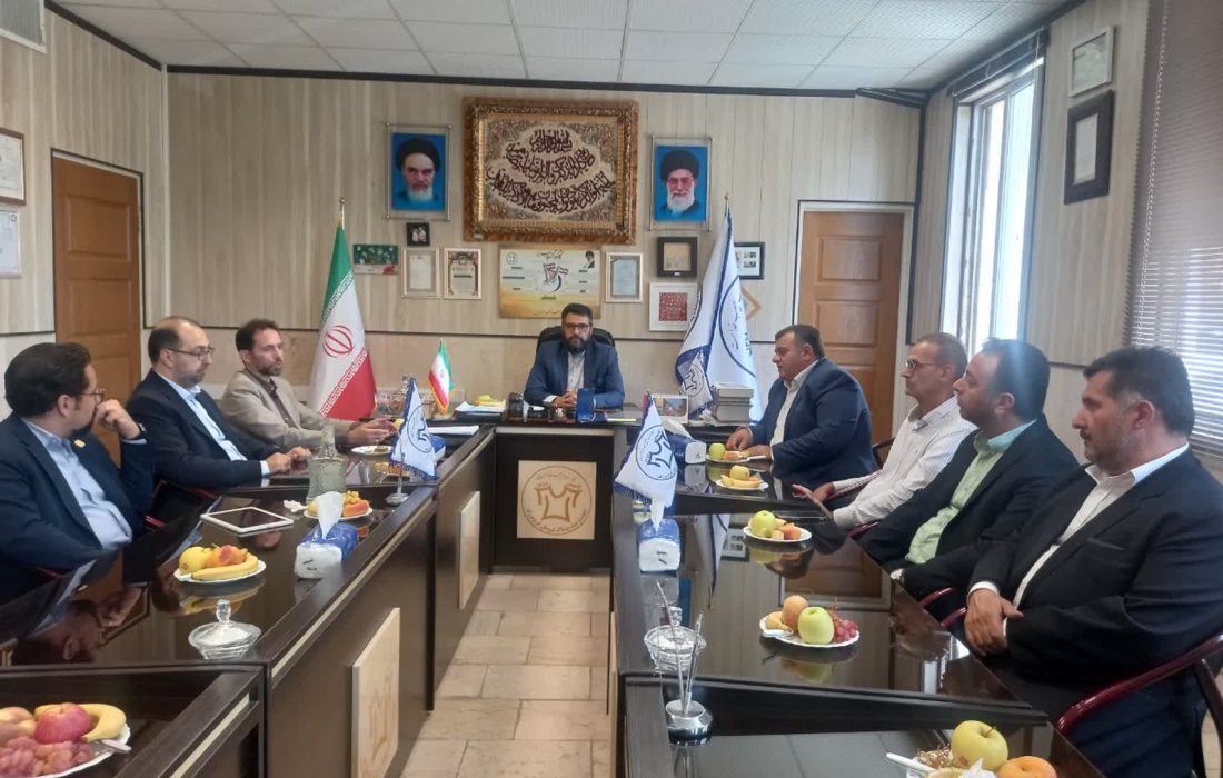 مشورت با اصناف در تصمیمگیریهای حوزه پوشاک ضروری است